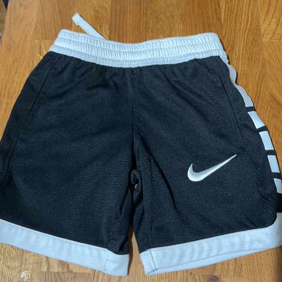Nike boys athletic shirts 4t-4 xs (3 pairs) - Picture 1 of 8
